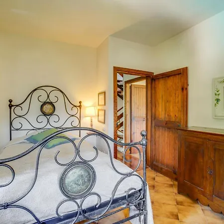 Torricella Sleeps 21 Pool Wifi *