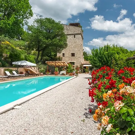 Torricella Sleeps 21 Pool Wifi 别墅