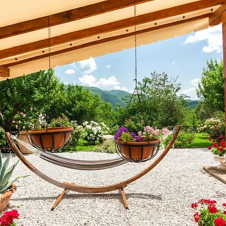 Torricella Sleeps 21 Pool Wifi 别墅